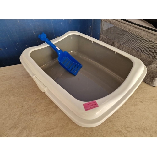 530 - Cat Carry Bag, Together with Litter Tray and Scoop (3)