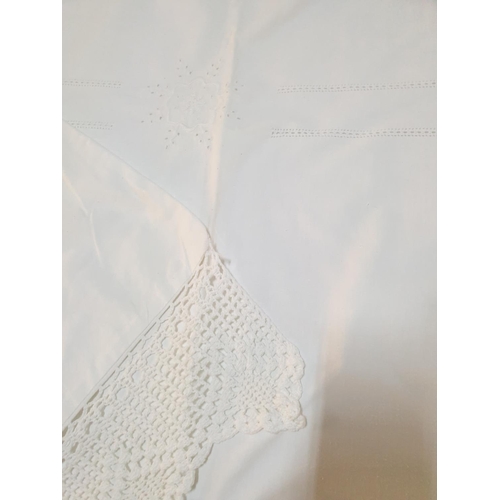 140 - Quality of White Cotton Bed Linet Set Consisting of Crochet Trimmed Duvet Cover with Button Fastenin... 