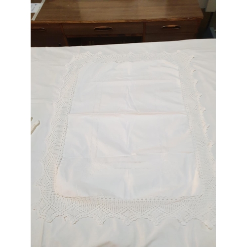 140 - Quality of White Cotton Bed Linet Set Consisting of Crochet Trimmed Duvet Cover with Button Fastenin... 