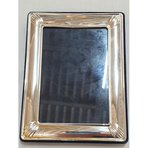 146 - 2 x Classic Silver (.925) Photo Frames in Original Boxes (14.5 x 18.5cm & 12.5 x 16.5cm)