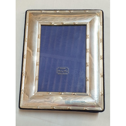 146 - 2 x Classic Silver (.925) Photo Frames in Original Boxes (14.5 x 18.5cm & 12.5 x 16.5cm)