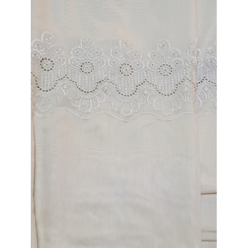 190 - 1 x Pair of Cream Coloured Net Curtains with Lace Style and Floral Details (2), (Approx L:205 x 600c... 