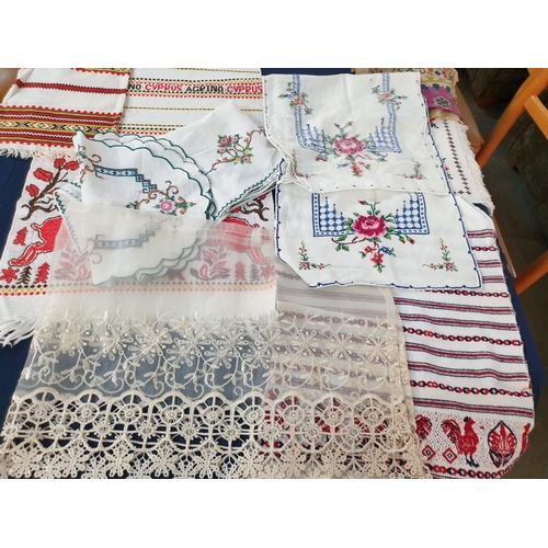 536 - Approx 30pcs of Traditional Various Tablecloths in Different Sizes, Shapes, Style etc