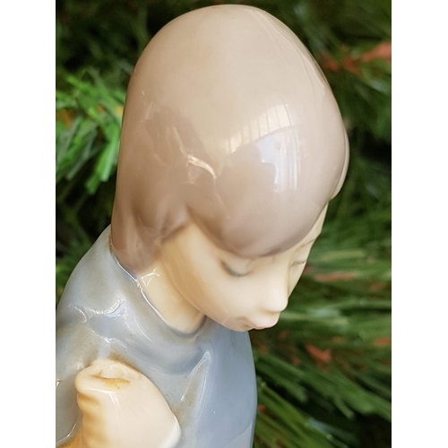 784 - Lladro Nativity Figure of a Shepherd Boy Kneeling Down (H:16.5cm, Missing Stick, 4672) and Nao by Ll... 