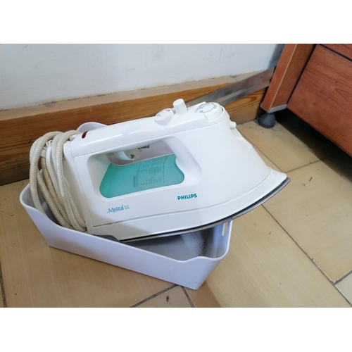 794 - Philips Iron, Small Hoover and Plastic Container (Un-tested)