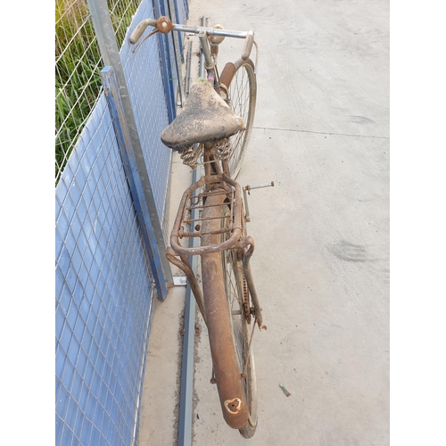 129 - Antique Men's Bicycle (Needs Restoration)