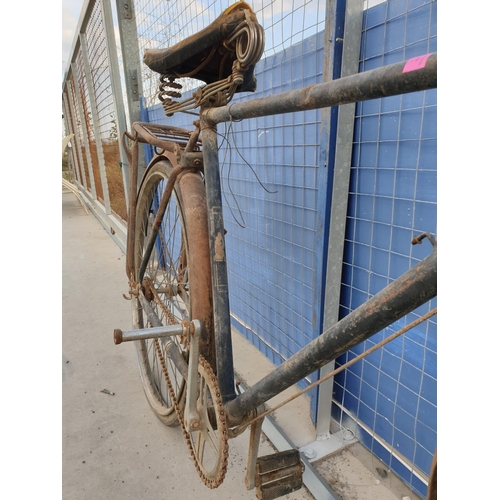 129 - Antique Men's Bicycle (Needs Restoration)