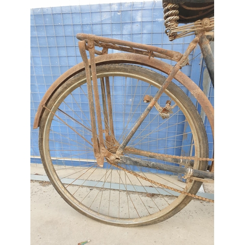 129 - Antique Men's Bicycle (Needs Restoration)