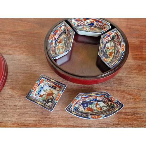 36 - Oriental Lazy Susan; Revolving Wooden Lidded Centre Piece with 5-Part Dishes in an Imari Pattern, wi... 