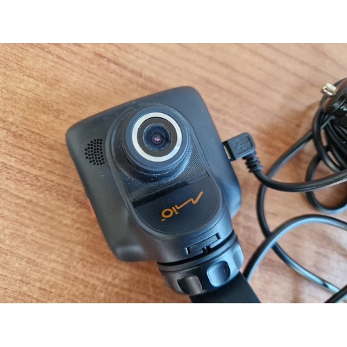 241 - Car Dash Cam with GPS * Basic Test & Working * But Nb. The Suction Cup is Damaged, (Model: V17_1117)