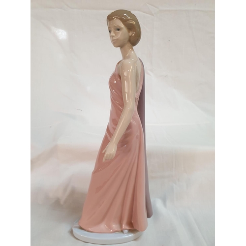 181 - Nao by Lladro Porcelain Elegant Lady Figurine 