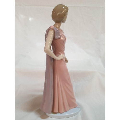 181 - Nao by Lladro Porcelain Elegant Lady Figurine 