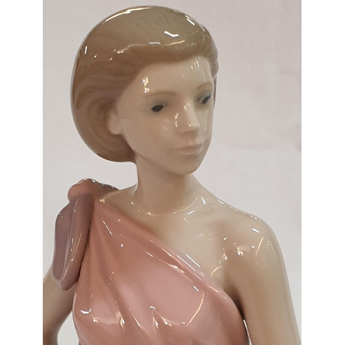 181 - Nao by Lladro Porcelain Elegant Lady Figurine 