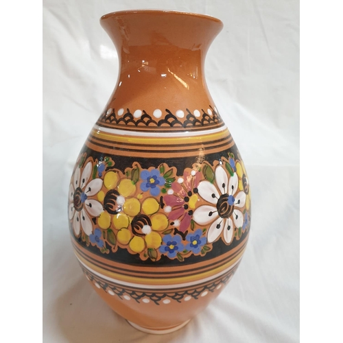 212 - Hand Made, Hand Painted Traditional Ceramic Vases (H:24.5cm & H:19cm)