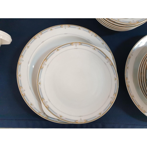 206 - Huge Qty of 'Thun, Carlsbad' Fine Porcelain Tableware (Dinner Set with Serving Crockery and Tea Set)... 