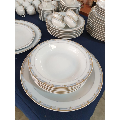 206 - Huge Qty of 'Thun, Carlsbad' Fine Porcelain Tableware (Dinner Set with Serving Crockery and Tea Set)... 