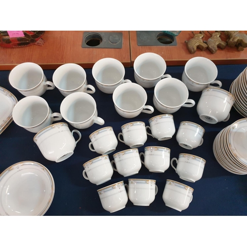 206 - Huge Qty of 'Thun, Carlsbad' Fine Porcelain Tableware (Dinner Set with Serving Crockery and Tea Set)... 