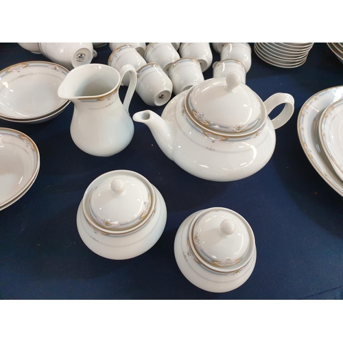 206 - Huge Qty of 'Thun, Carlsbad' Fine Porcelain Tableware (Dinner Set with Serving Crockery and Tea Set)... 