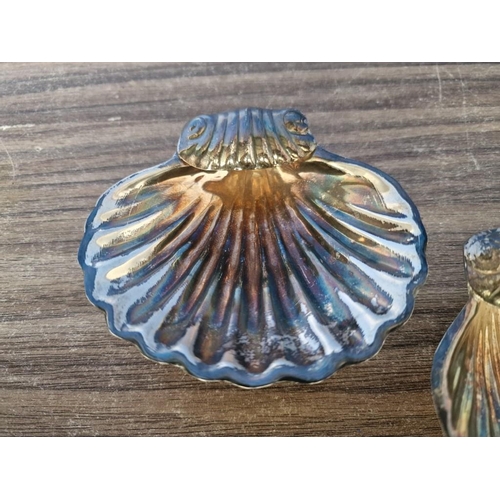 104A - Pair of Shell Shaped 3-Footed Silver (925) Handmade Dishes, (Approx. 10 x 11 x 3.5cm Overall, Total ... 