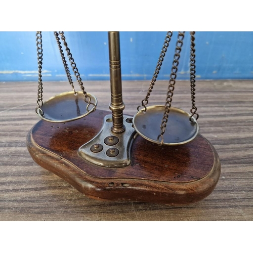 98A - Small Brass Balance Scales on Wooden Base with Part Set of Weights (Nb. 3 Weights and One Foot Missi... 