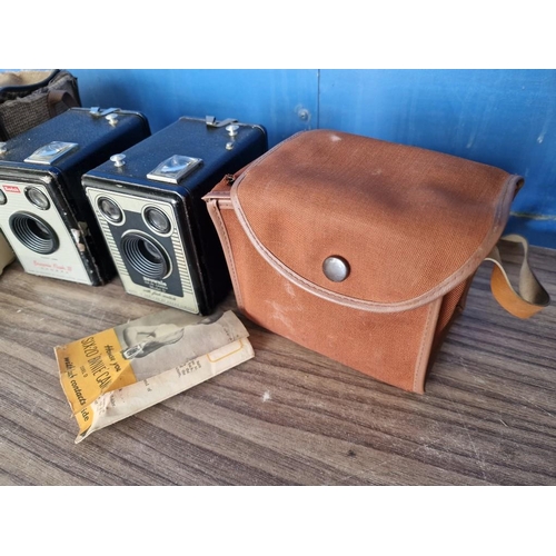 138A - 2 x Vintage Kodak Box Cameras; Brownie Flash III with Canvas Bag, Brownie Flasholder, Lamp and Flash... 