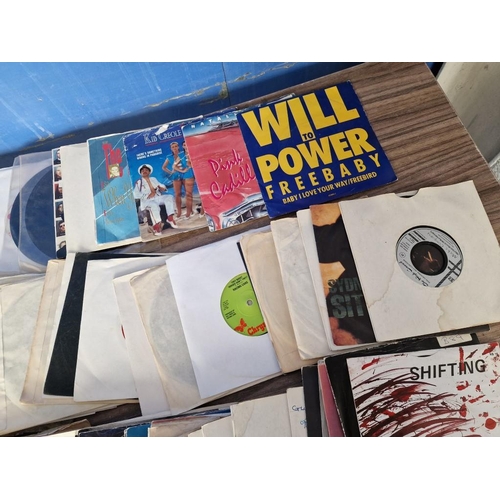 142A - Large Collection of Approx. 200 x Vinyl Records / Singles