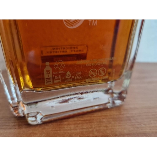 9 - John Walker & Sons, 21 Year XR Blended Scotch Whisky, 750ml, 40%, in Original Gold Tone Presentation... 