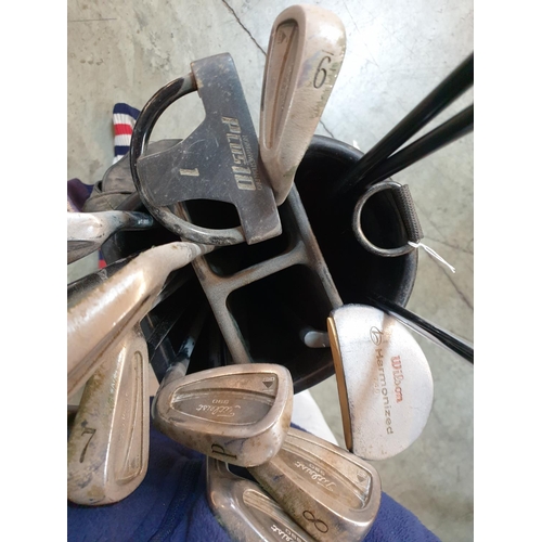 380 - Golf Club Set in Carry Bag (Titleist, Wilson, Dunlop and Others)