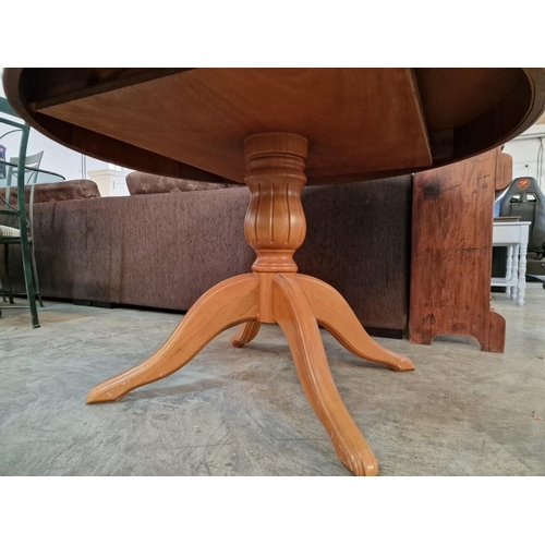 156 - Light Wood Round Extendable Pedestal Dining Table, (Approx. Ø: 120cm, Extension: 40cm)