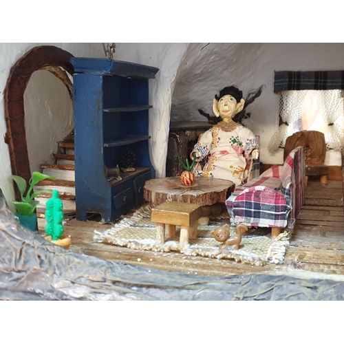 121 - Rustic Hobbit Doll House, Hand Made (DIY) Mini Hobbit House (Approx 82 x 63cm)