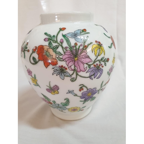 763 - Hand Painted Porcelain Chinese Vase in Floral Pattern (H:16cm)