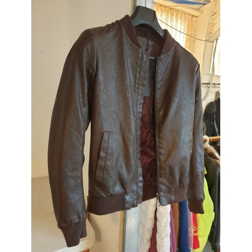 774 - Brown Winter Men's Jacket (Shell: 55% Polyrethane 45% Viscose Lining: 100% Polyester), (Size M)