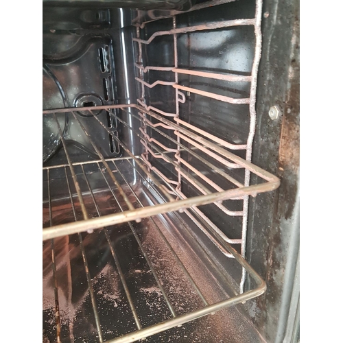 832 - Whirlpool Electric Oven Together with Hob (Un-Tested)