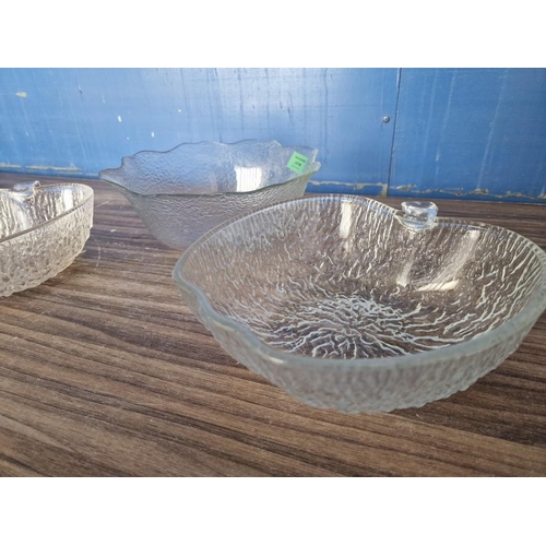 834 - 2 x Apple Shaped Glass Fruit Bowls, Together with Other Glass Fruit Bowl, (3)