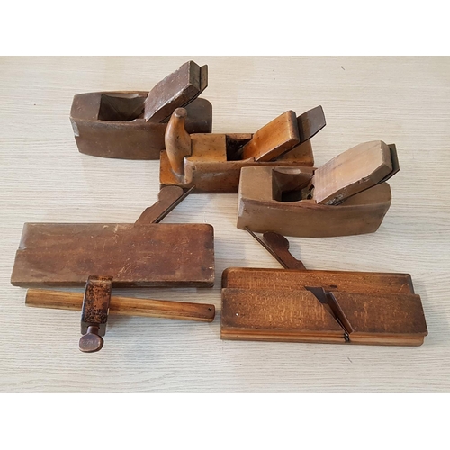 59 - 2 x Vintage Coffin Planes, 2 x Vintage Moulding Planes, 1 x Smoothing Plane & Carpenters Scribe