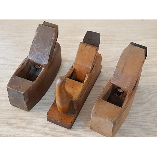 59 - 2 x Vintage Coffin Planes, 2 x Vintage Moulding Planes, 1 x Smoothing Plane & Carpenters Scribe