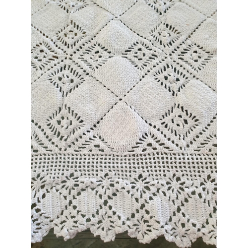 515 - White Lace Patterned Bed Cover (150 x 200cm)