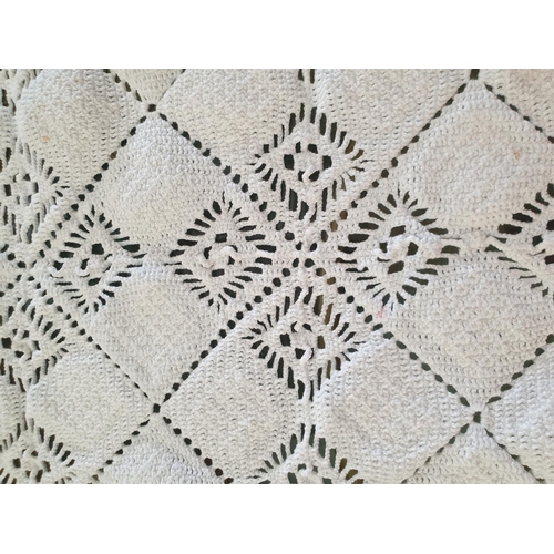 515 - White Lace Patterned Bed Cover (150 x 200cm)