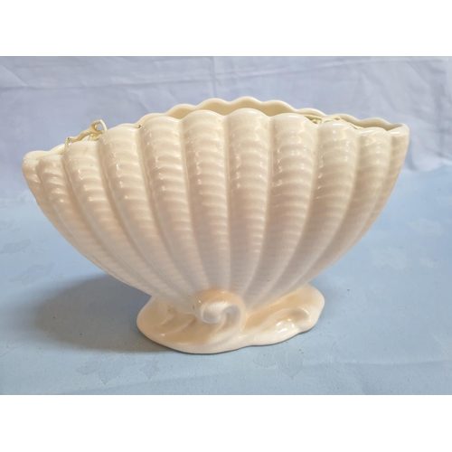 517 - 2 x Retro Flower Holder; 1 with Shell Design (H:16cm x L:25cm) and 1 x with Leaf Design 