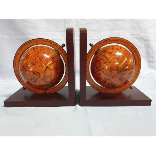 458 - 2 x Wooden Bookends Featuring Olden Globes (H:17cm x L:16cm x W:10cm)