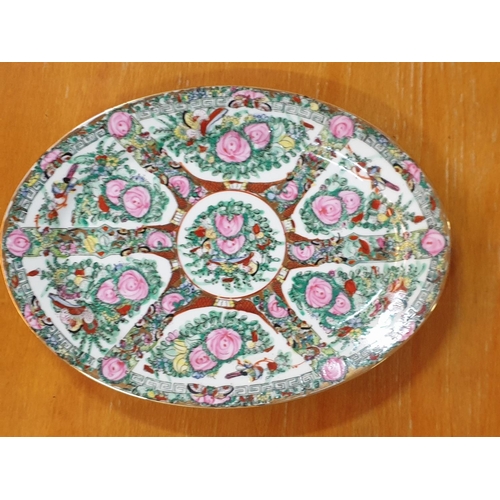 464 - 5 x Decorative Plates Including 2 x 