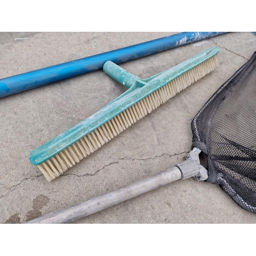 525 - Swimming Pool Hoover, 2 x Nets and Brush with 3 x Poles (Well Used, or A/F)