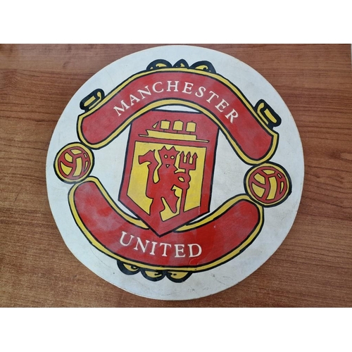 92 - Round Manchester United Wall Decoration, (Approx. Ø: 35.5cm)