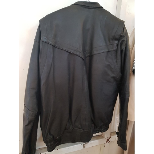 771 - Men's Black Leather Jacket (Size L/M)