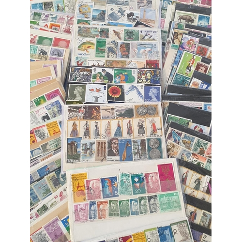 398 - Huge Collection of Stamps from Around the Worlds, 80 x Pages Each Approx 15 - 20 Stamps (Approx 1200... 