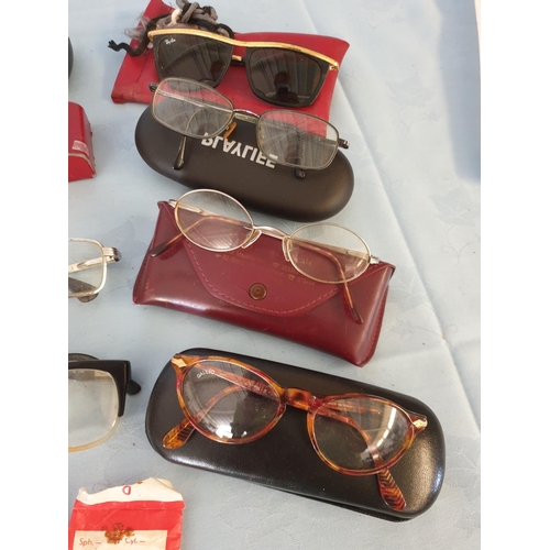 420 - Collection of 12 x Retro Sunglasses and Reading Glasses Together with Retro Glasses Lenses (3)