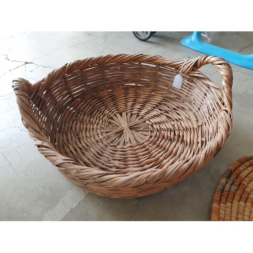 407 - Traditional Cyprus Collection inc; Large Wicker Basket (H:16cm x Ø57cm) 2 x Vintage Style Straw Mats... 