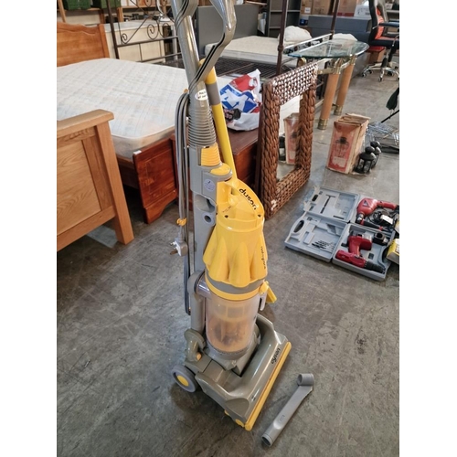 Dyson DC07 Upright Vacuum Cleaner * Basic Test and Working *
