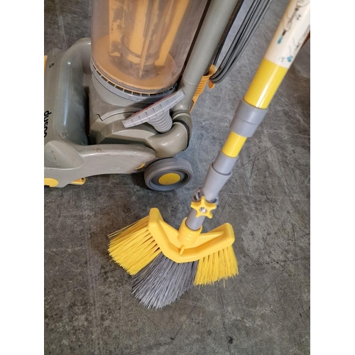 Dyson DC07 Upright Vacuum Cleaner * Basic Test and Working *