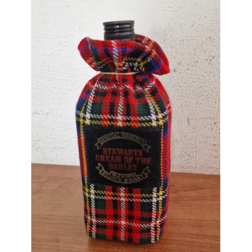 4A - Stewarts Cream of the Barley Blended Scotch Whisky, Special Reserve, 75cl, 43%, in Original Tartan P... 